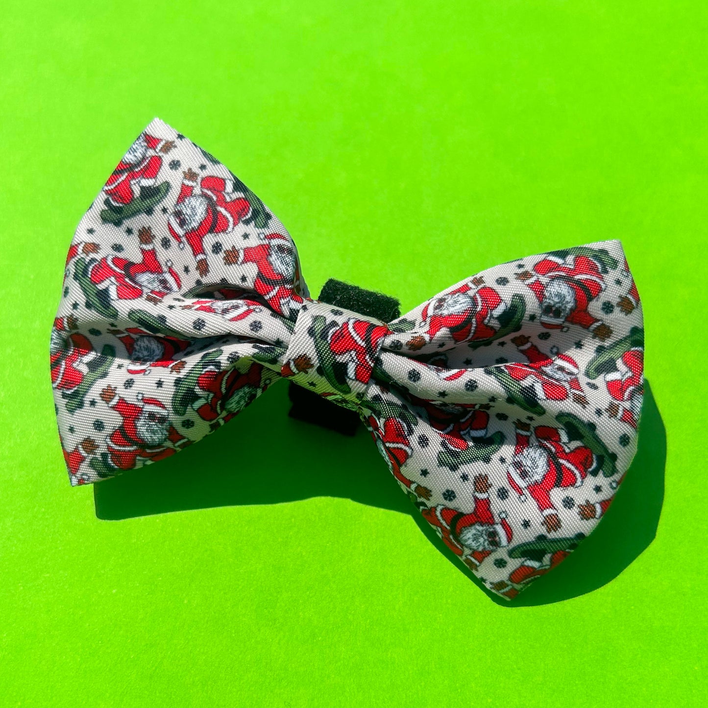 Skatin' Santa: Bow Tie
